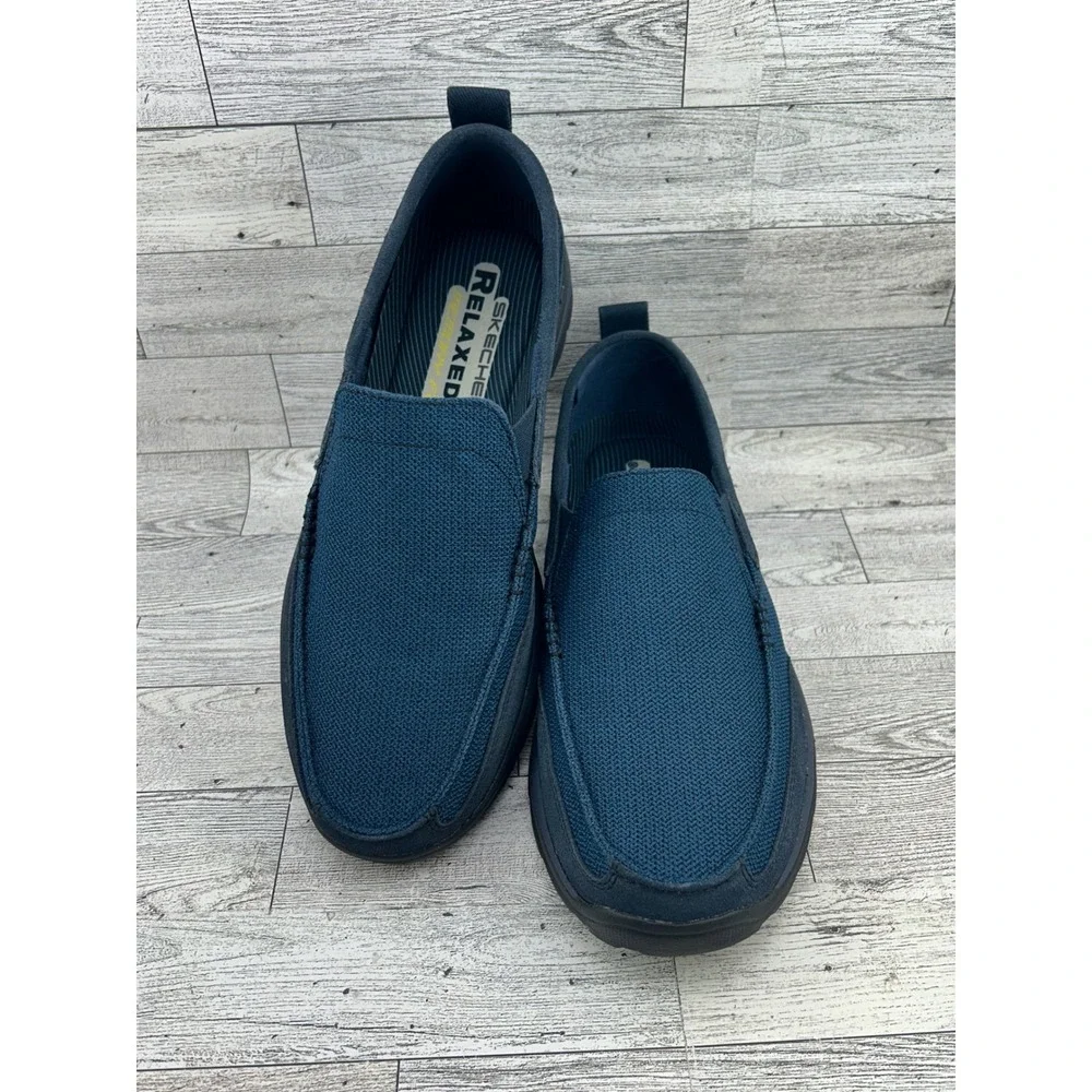 Skechers Relaxed Fit Men Sz 9.5 Navy Blue Leather Textile Slip On Loafers 64365